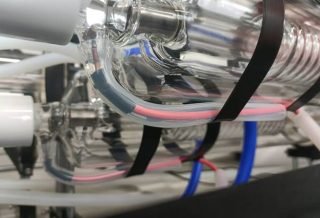 双头激光切割机密封 CO2 玻璃管 - KASU 激光