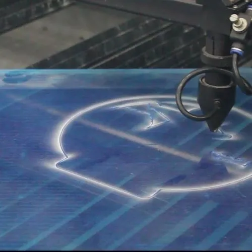 CO2-Laser-Schneidemaschine für Kunststoffe