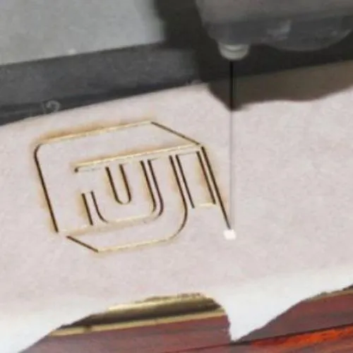Máy cắt Laser với bàn dài cho Polyester