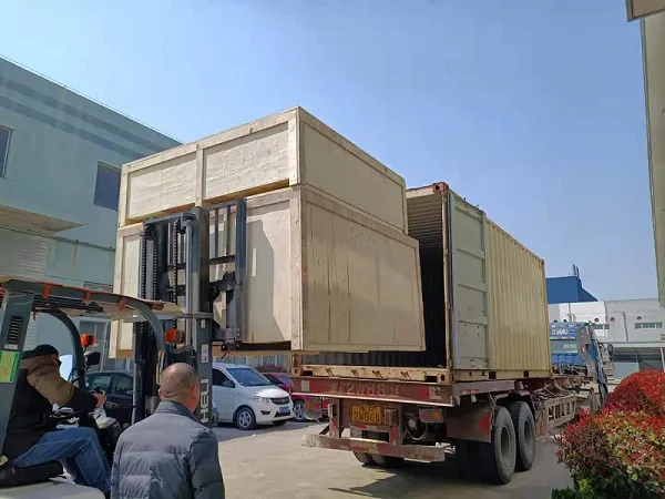 Lazer kesiciyi boşaltmak için 3 tonluk forklift