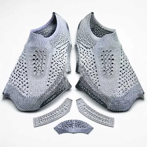 激光切割 Flyknit 鞋