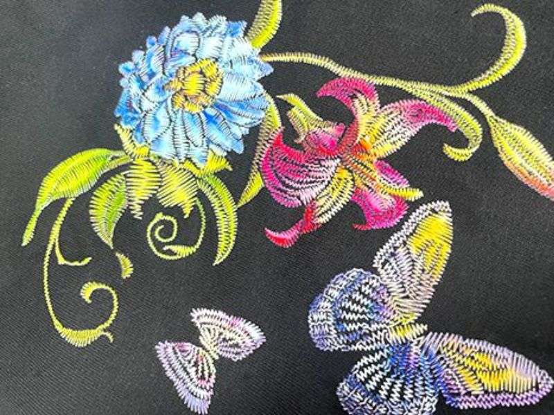 Faux-embroidery raised transfer label imitating satin stitch, before contour cutting